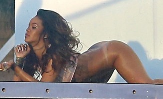 Naked ass rihanna Rihanna Sex